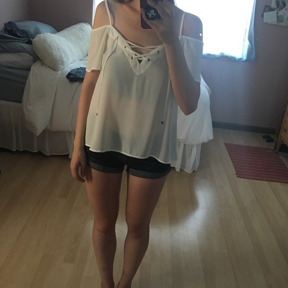 Sheer off the shoulder shirt - Picture 2 of 6